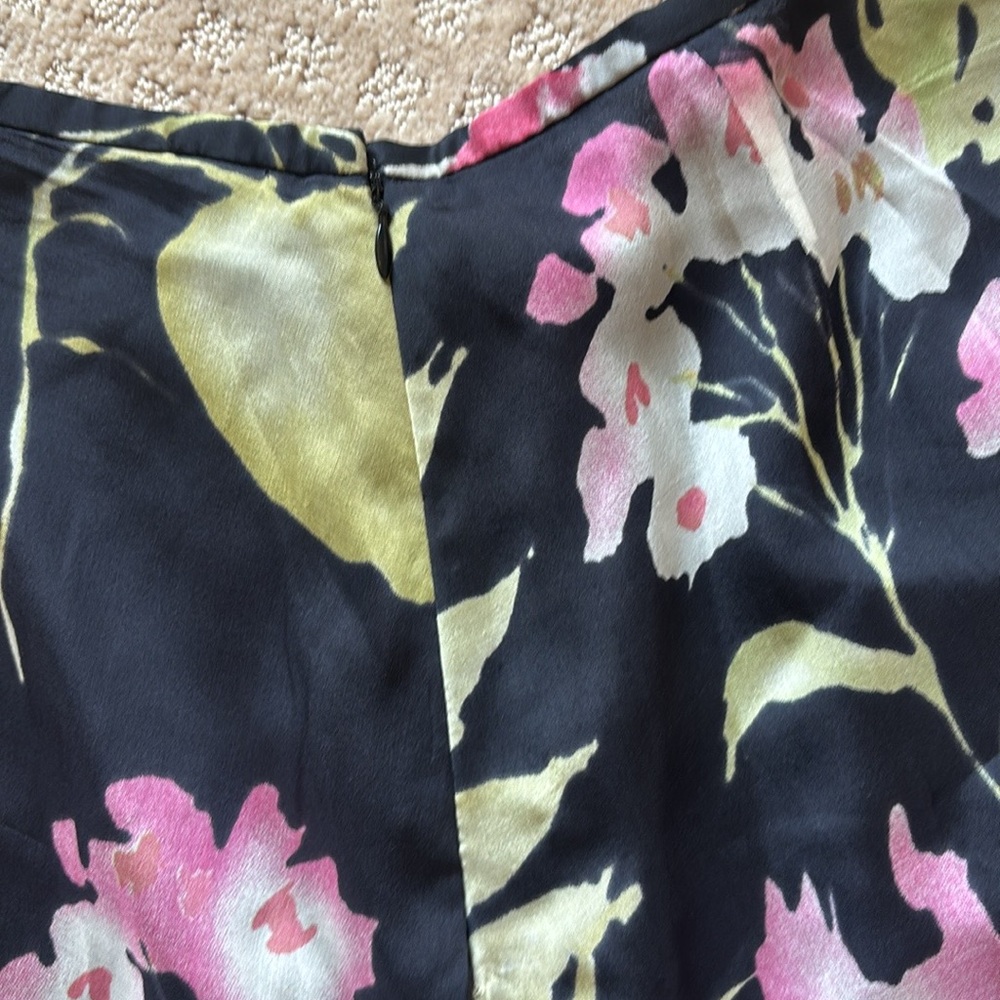 Dana Buchman Midi Skirt - Black with Pink and Green Floral size 4 - Picture 2 of 10